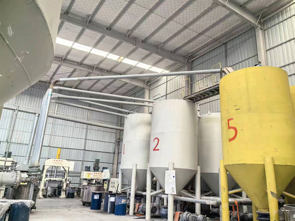 耀威结构胶厂区一角